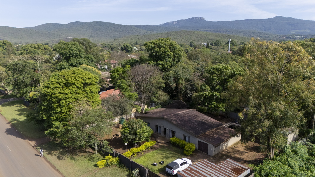 SPACIOUS THREE-BEDROOM GEM WITH AMPLE PARKING - LOUIS TRICHARDT (ICO0053-02-26)