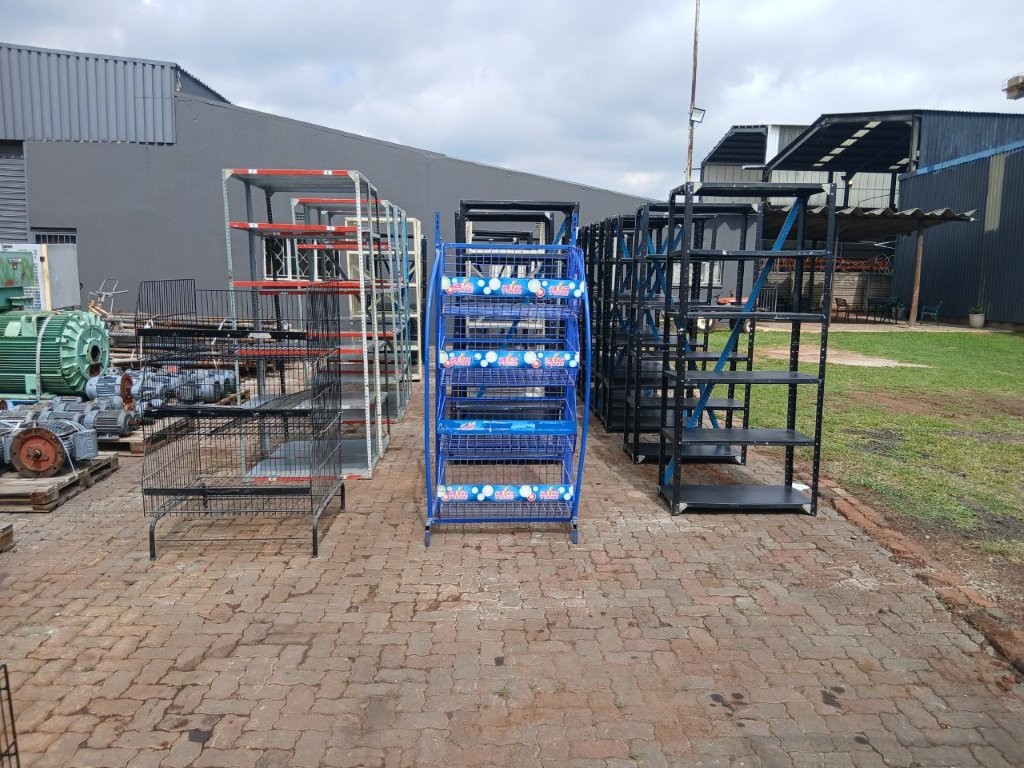 RETAIL SHELVING & BASKET DISPLAY STANDS - MEYERTON (ING1821-05-26)