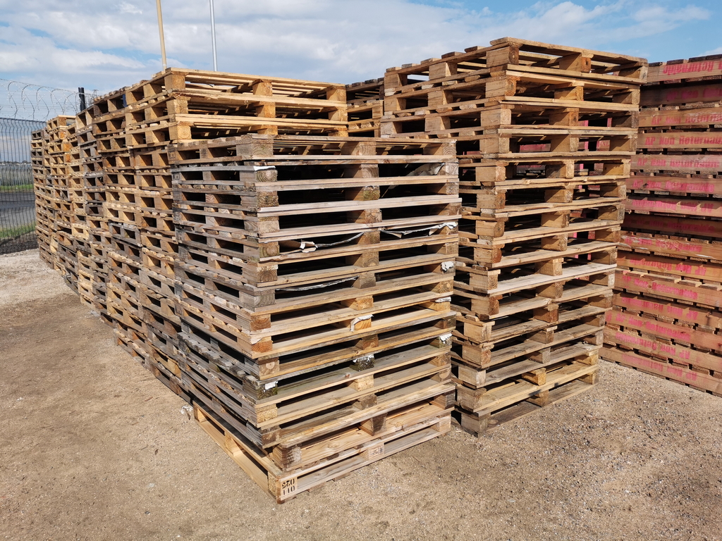 WOODEN PALLETS - SASOLBURG (SA05-269-26)