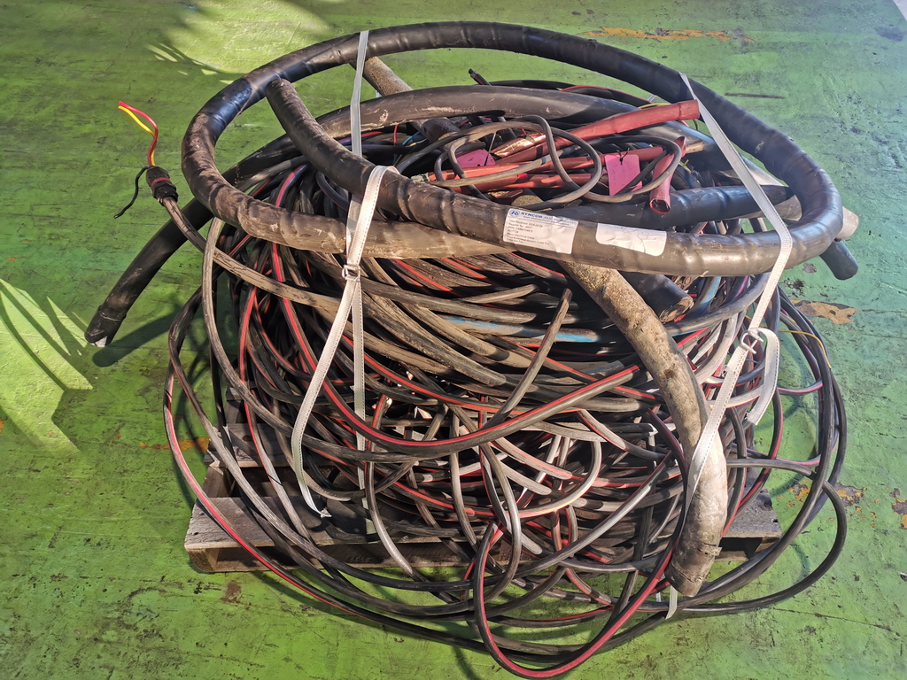 NON-FERROUS METALS - SASOLBURG (SA05-280-26)