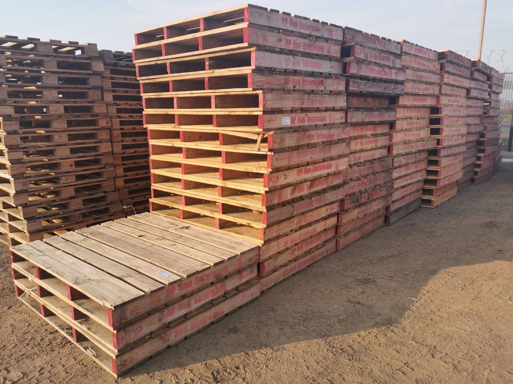 WOODEN PALLETS - SASOLBURG (SA05-283-26)