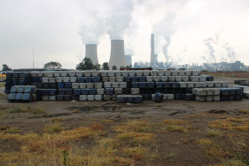 HDPE PLASTIC PONTOONS - SECUNDA (SE04-2072-26)