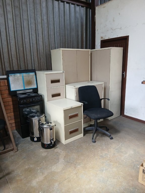 OFFICE FURNITURE & APPLIANCES - KEMPTON PARK (SKY1820-05-26)